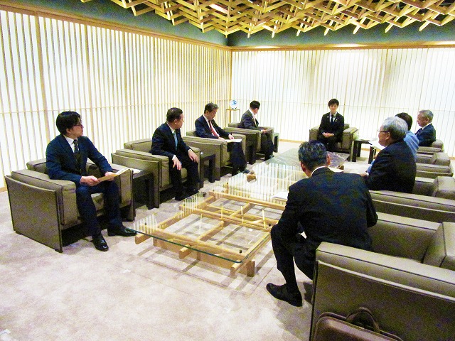 現存空き家と若年層希望の住宅にミスマッチ大きく