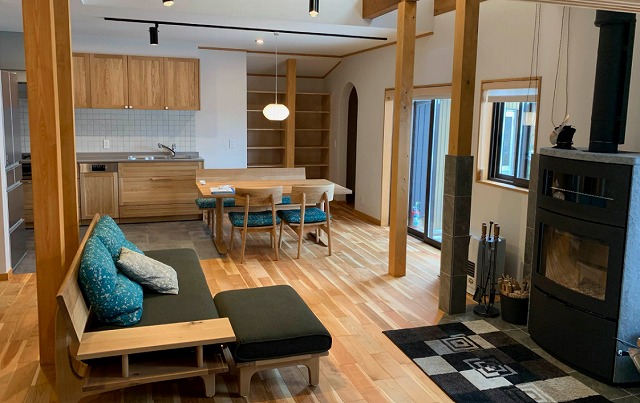 国産は単板入荷遅延が影響 輸入は港頭在庫「満杯」