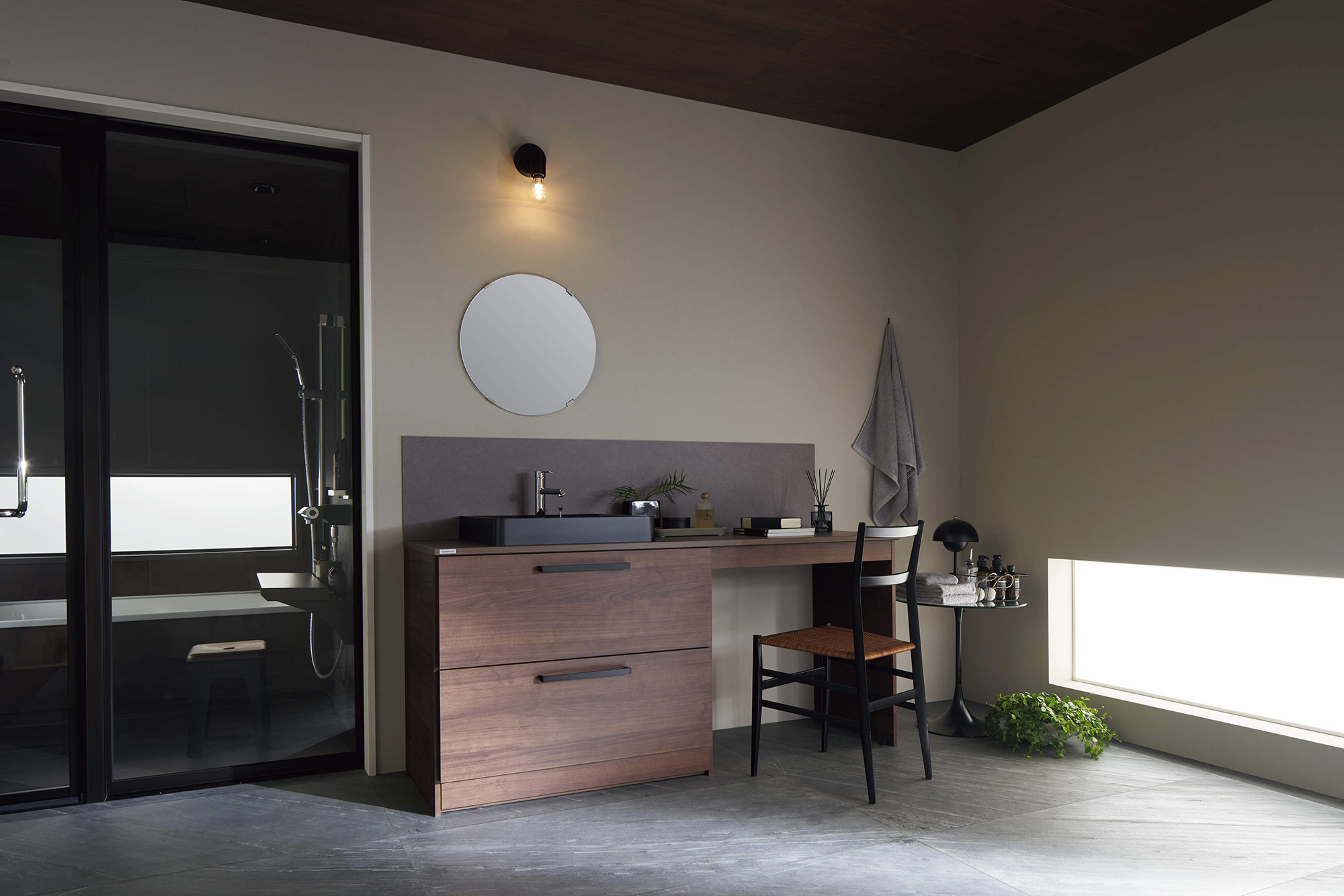 クリナップ　システムバスルームと洗面室の空間コーディネートが可能「ELVITA」