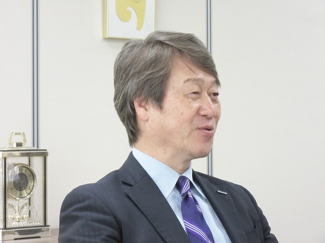 継ぎ目なし一枚板フローリング　受注生産体制確立で本格展開